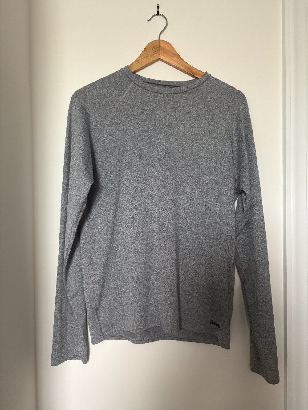 Reebok PlayDry Men’s XL Heather Gray Long Sleeve Performance Shirt